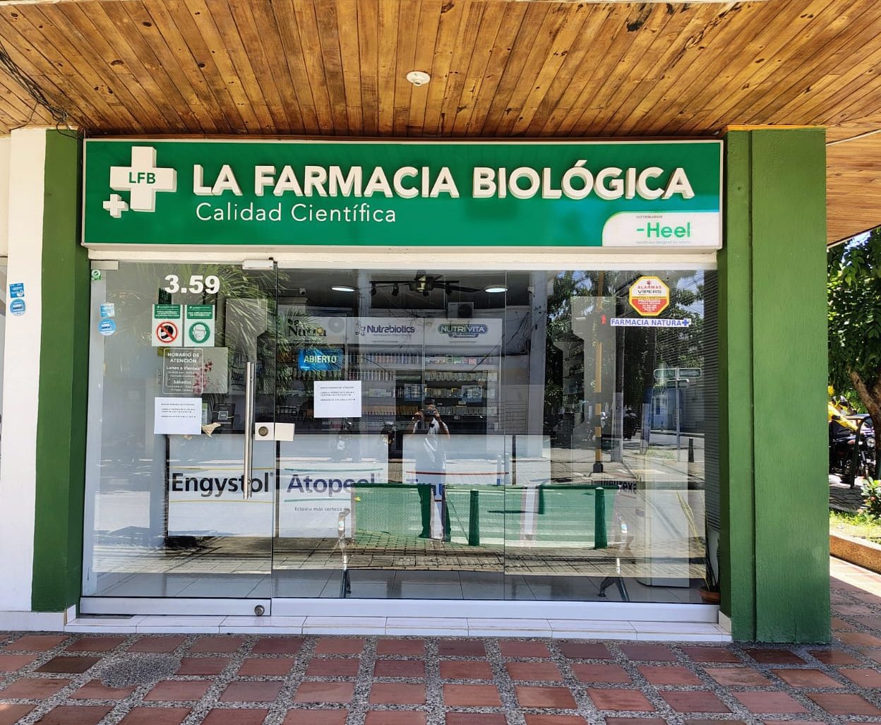 Vista exterior de La Farmacia Biológica Montería Centro, farmacia homepatica