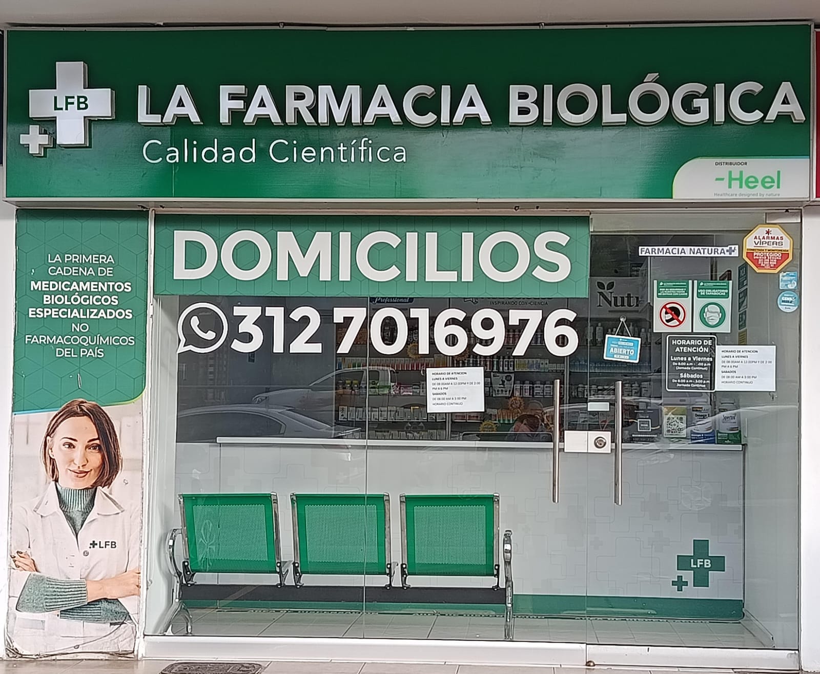 Fachada de La Farmacia Biológica sede Norte de Montería con letrero verde, producto homepaticos, medicamentos homeopaticos con domicilios gratuitos