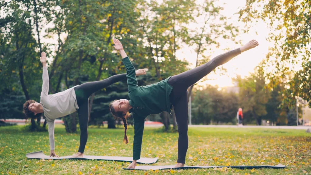 Personas realizando ejercicio al aire libre para representar los beneficios del Chelated Magnesium sobre la función muscular, el metabolismo energético y el bienestar.